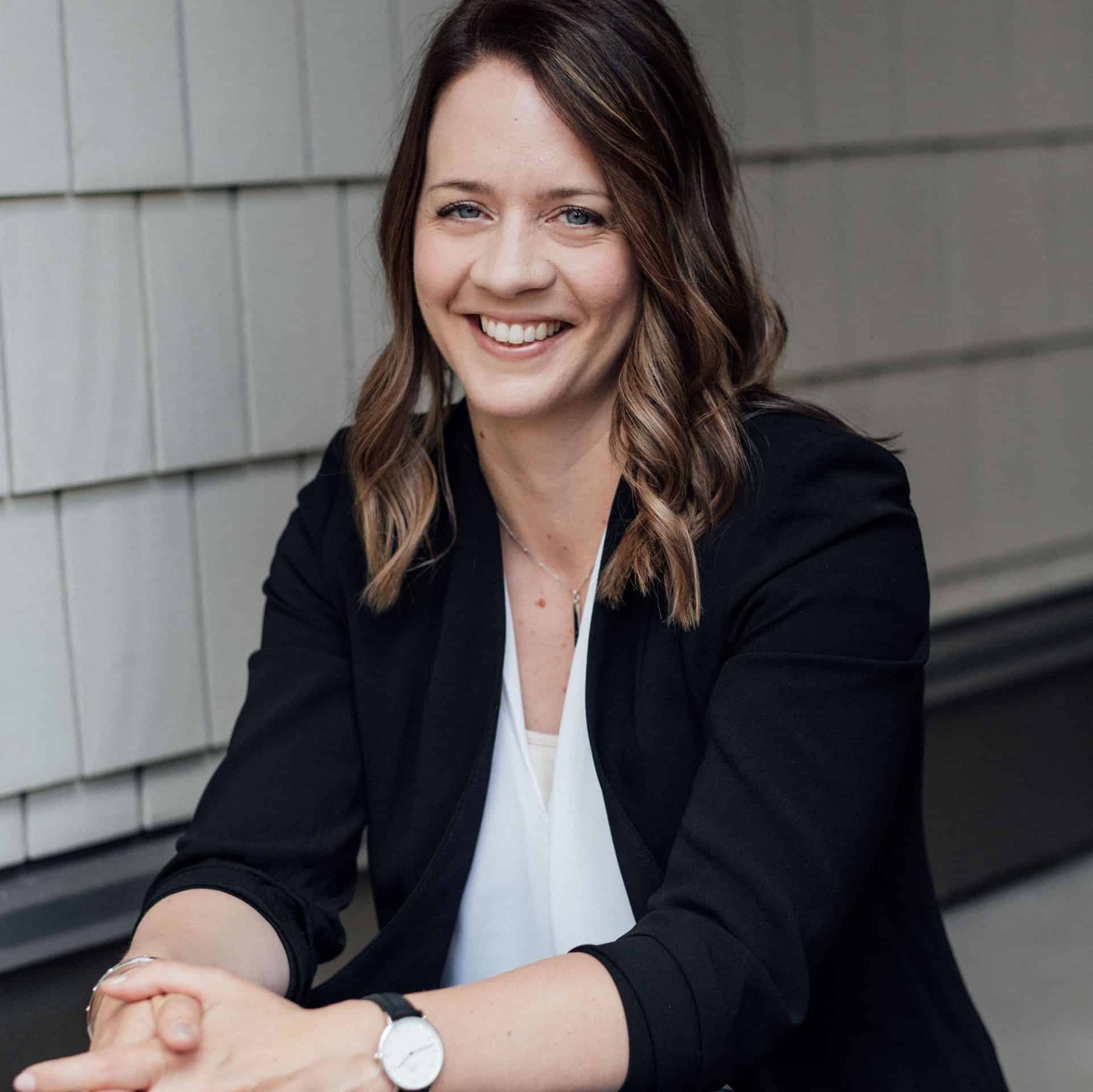 Marie Hunter_headshot